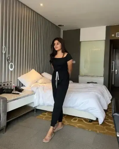 Call Girls Sushant Golf City Cash On Delivery